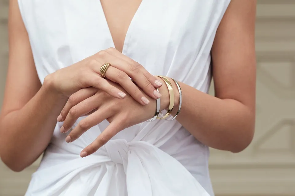 14K Gold 4.75 mm Hinged Bangle Bracelet