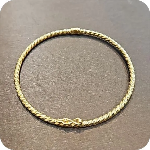 22k / 916 Gold Golden Twist Eternity Bangle by Best Gold Shop