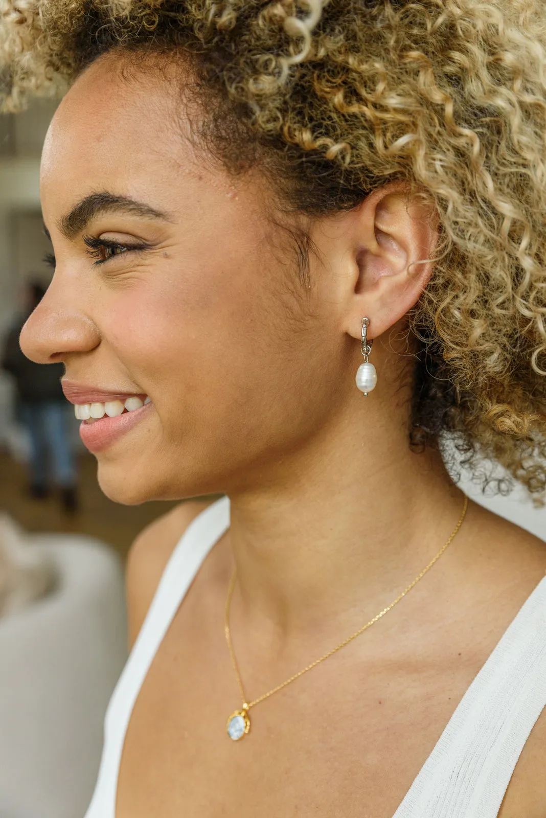 Drops Of Pearl Earrings In Silver